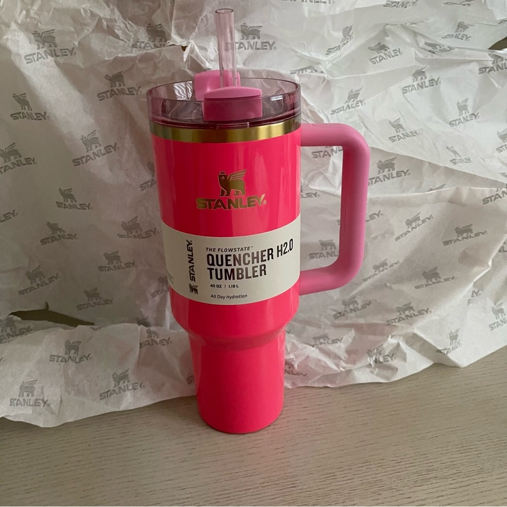 stanley PINK parade 40 oz